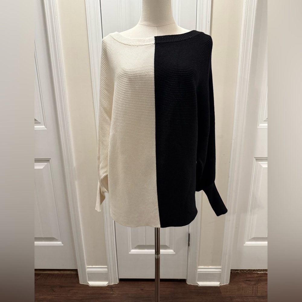 Cupio Women’s Black and White Sweater